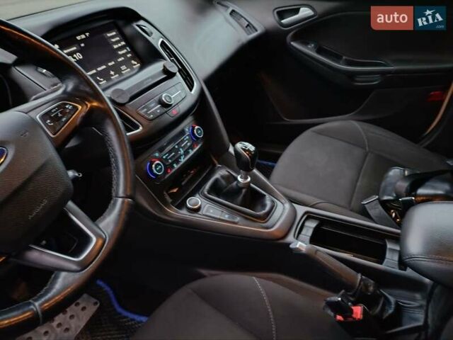 Білий Форд Фокус, об'ємом двигуна 2 л та пробігом 174 тис. км за 8700 $, фото 5 на Automoto.ua