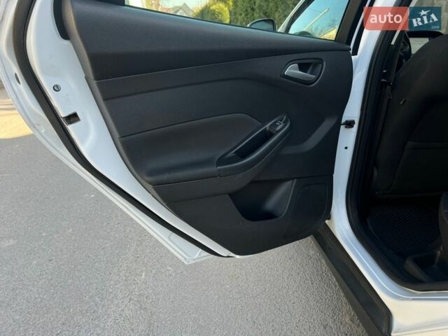 Білий Форд Фокус, об'ємом двигуна 1.5 л та пробігом 280 тис. км за 9250 $, фото 38 на Automoto.ua
