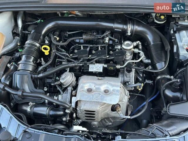 Белый Форд Фокус, объемом двигателя 1 л и пробегом 83 тыс. км за 7400 $, фото 23 на Automoto.ua