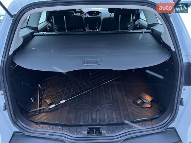 Белый Форд Фокус, объемом двигателя 1.5 л и пробегом 160 тыс. км за 10200 $, фото 14 на Automoto.ua