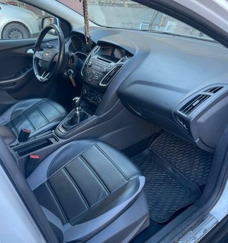 Білий Форд Фокус, об'ємом двигуна 1.5 л та пробігом 65 тис. км за 14999 $, фото 6 на Automoto.ua