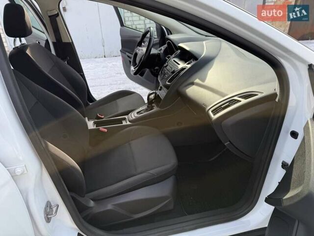 Білий Форд Фокус, об'ємом двигуна 1.6 л та пробігом 135 тис. км за 9700 $, фото 30 на Automoto.ua