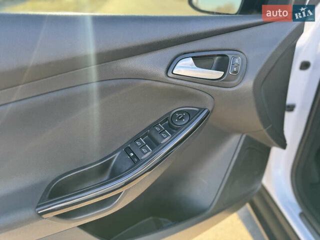 Білий Форд Фокус, об'ємом двигуна 1.5 л та пробігом 121 тис. км за 11700 $, фото 11 на Automoto.ua