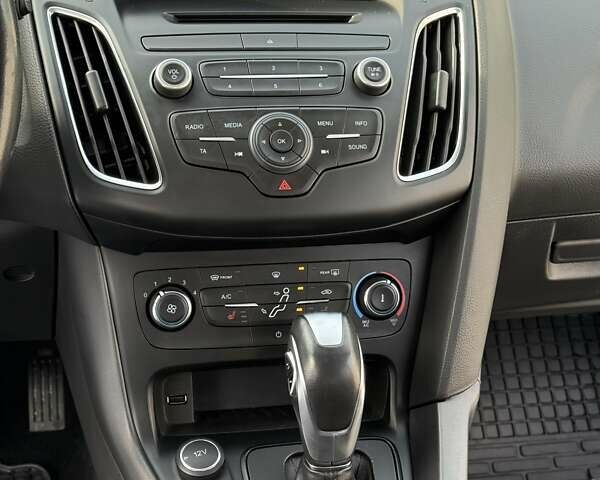 Білий Форд Фокус, об'ємом двигуна 1.6 л та пробігом 135 тис. км за 9700 $, фото 35 на Automoto.ua