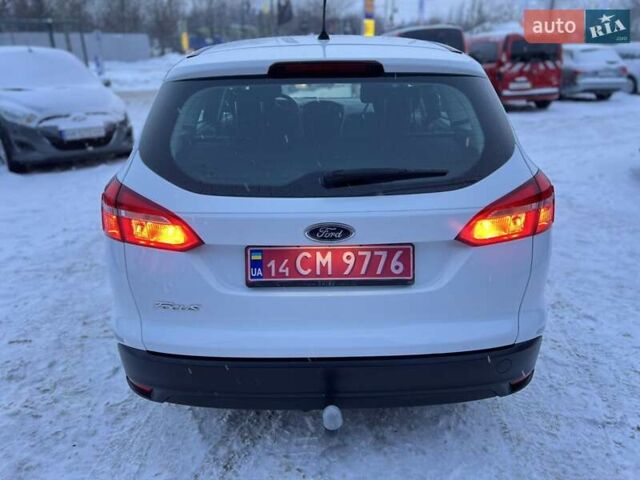 Белый Форд Фокус, объемом двигателя 1.5 л и пробегом 160 тыс. км за 10200 $, фото 6 на Automoto.ua