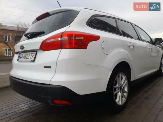 Білий Форд Фокус, об'ємом двигуна 1.5 л та пробігом 65 тис. км за 15500 $, фото 6 на Automoto.ua