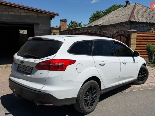 Білий Форд Фокус, об'ємом двигуна 2 л та пробігом 195 тис. км за 9500 $, фото 4 на Automoto.ua