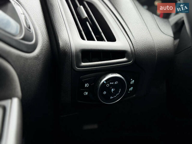 Білий Форд Фокус, об'ємом двигуна 1 л та пробігом 191 тис. км за 7999 $, фото 14 на Automoto.ua