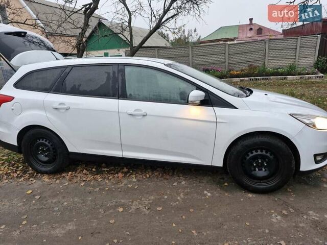 Белый Форд Фокус, объемом двигателя 2 л и пробегом 174 тыс. км за 9500 $, фото 5 на Automoto.ua