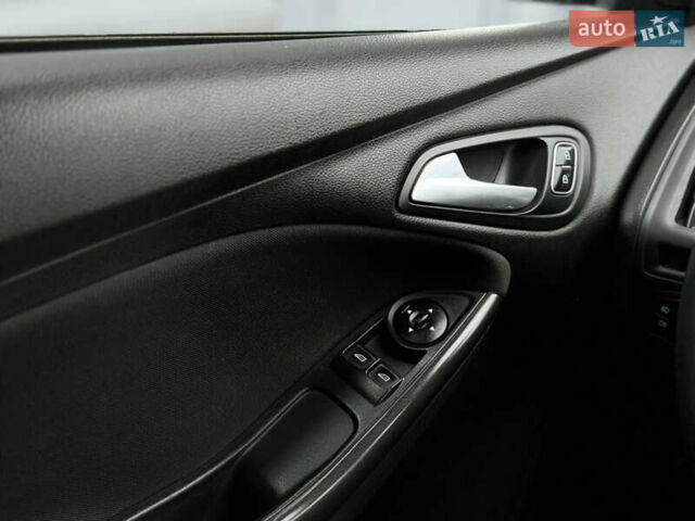 Білий Форд Фокус, об'ємом двигуна 1 л та пробігом 191 тис. км за 7999 $, фото 15 на Automoto.ua