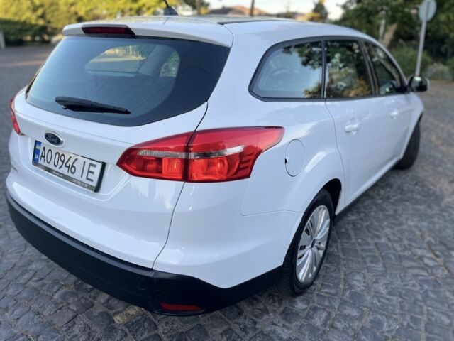 Белый Форд Фокус, объемом двигателя 1.5 л и пробегом 122 тыс. км за 9450 $, фото 2 на Automoto.ua