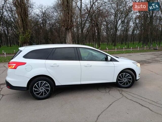 Білий Форд Фокус, об'ємом двигуна 2 л та пробігом 174 тис. км за 8700 $, фото 10 на Automoto.ua