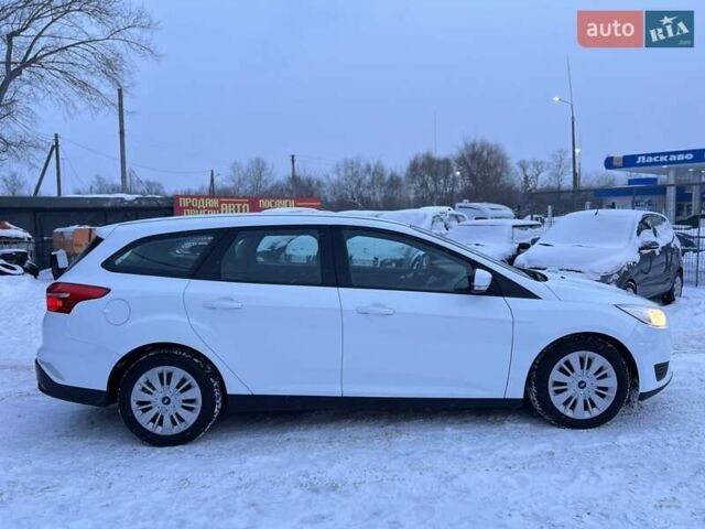 Белый Форд Фокус, объемом двигателя 1.5 л и пробегом 160 тыс. км за 10200 $, фото 4 на Automoto.ua