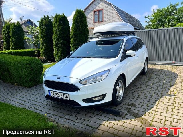 Белый Форд Фокус, объемом двигателя 1.6 л и пробегом 80 тыс. км за 11500 $, фото 5 на Automoto.ua