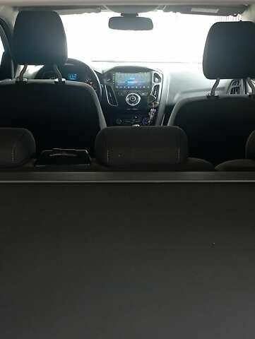 Белый Форд Фокус, объемом двигателя 1 л и пробегом 129 тыс. км за 8000 $, фото 11 на Automoto.ua