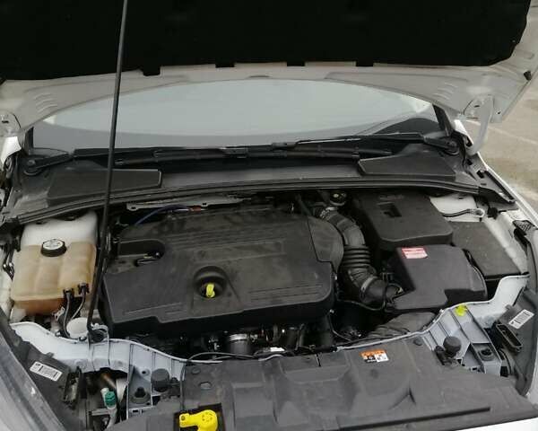 Белый Форд Фокус, объемом двигателя 2 л и пробегом 260 тыс. км за 14300 $, фото 13 на Automoto.ua