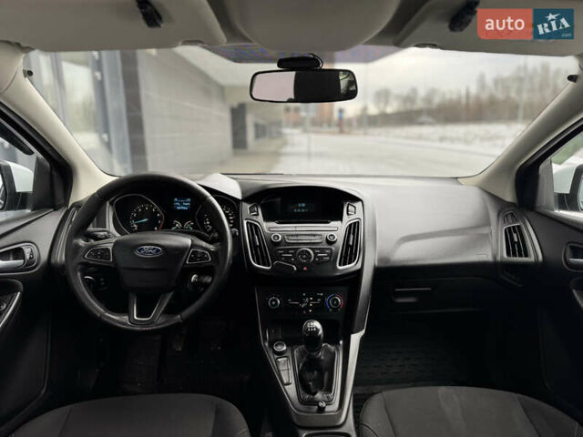 Білий Форд Фокус, об'ємом двигуна 1 л та пробігом 191 тис. км за 7999 $, фото 10 на Automoto.ua