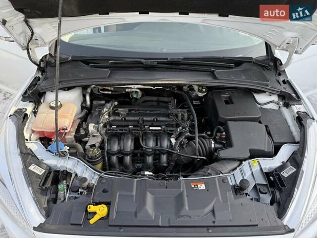 Білий Форд Фокус, об'ємом двигуна 1.6 л та пробігом 135 тис. км за 9700 $, фото 43 на Automoto.ua