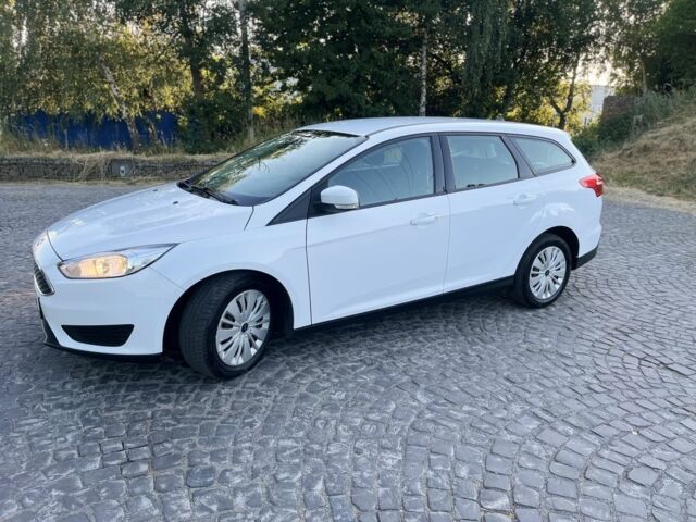 Белый Форд Фокус, объемом двигателя 1.5 л и пробегом 122 тыс. км за 9450 $, фото 4 на Automoto.ua