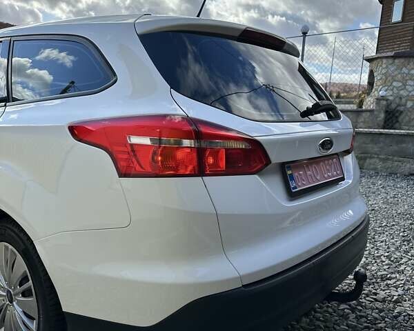 Белый Форд Фокус, объемом двигателя 1.5 л и пробегом 89 тыс. км за 11000 $, фото 8 на Automoto.ua
