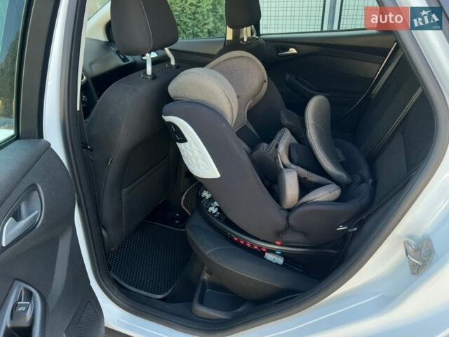 Білий Форд Фокус, об'ємом двигуна 1.5 л та пробігом 280 тис. км за 9250 $, фото 39 на Automoto.ua