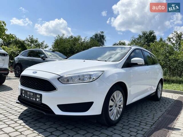 Білий Форд Фокус, об'ємом двигуна 1.6 л та пробігом 156 тис. км за 9700 $, фото 1 на Automoto.ua