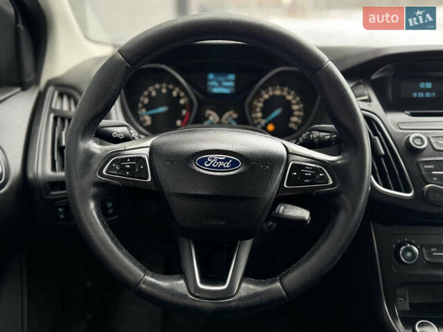 Білий Форд Фокус, об'ємом двигуна 1 л та пробігом 191 тис. км за 7999 $, фото 9 на Automoto.ua