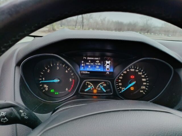 Белый Форд Фокус, объемом двигателя 0 л и пробегом 174 тыс. км за 8700 $, фото 7 на Automoto.ua