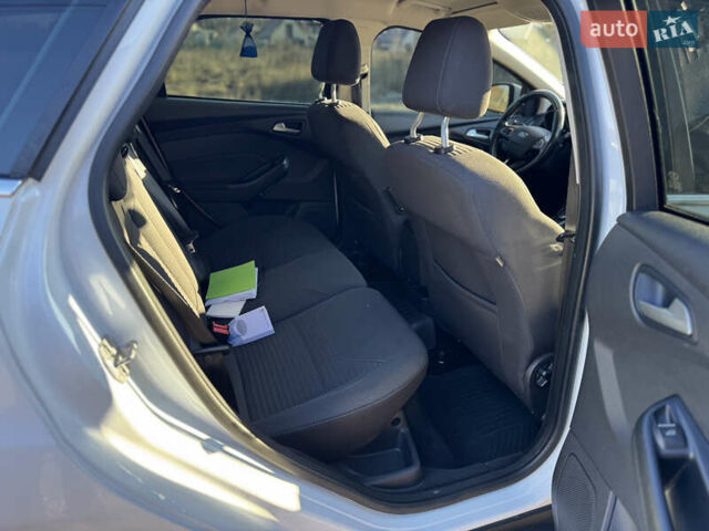 Білий Форд Фокус, об'ємом двигуна 1.5 л та пробігом 121 тис. км за 11700 $, фото 14 на Automoto.ua