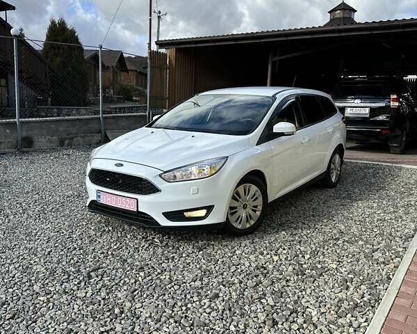 Белый Форд Фокус, объемом двигателя 1.5 л и пробегом 89 тыс. км за 11000 $, фото 4 на Automoto.ua