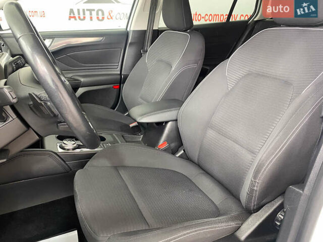 Білий Форд Фокус, об'ємом двигуна 2 л та пробігом 180 тис. км за 14950 $, фото 6 на Automoto.ua