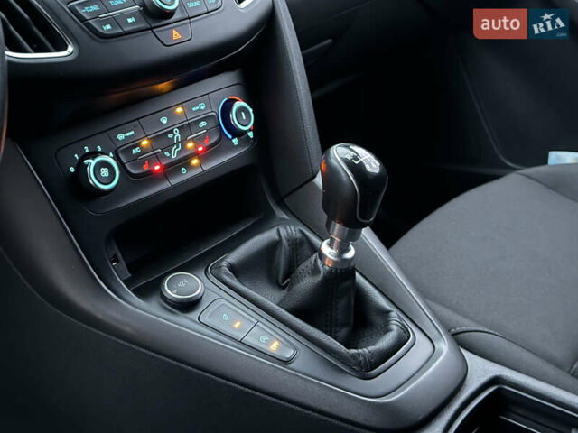 Белый Форд Фокус, объемом двигателя 1.5 л и пробегом 224 тыс. км за 10999 $, фото 72 на Automoto.ua