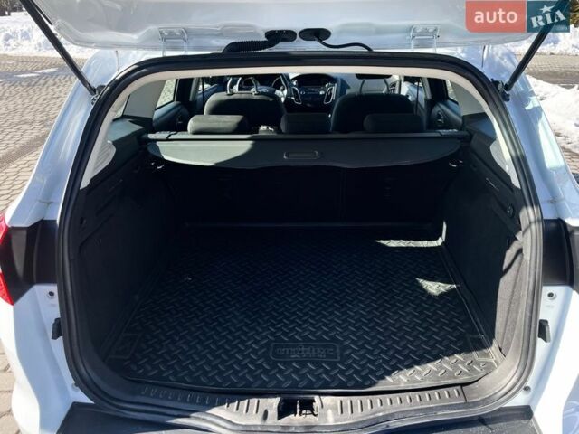 Белый Форд Фокус, объемом двигателя 1.6 л и пробегом 102 тыс. км за 10700 $, фото 15 на Automoto.ua