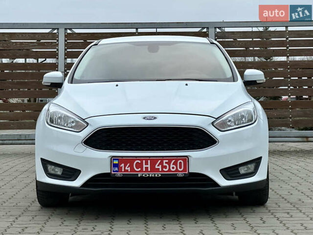 Белый Форд Фокус, объемом двигателя 1.5 л и пробегом 224 тыс. км за 10999 $, фото 1 на Automoto.ua