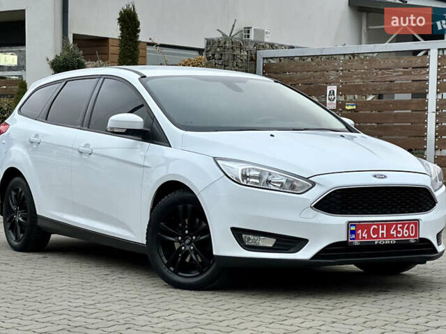 Белый Форд Фокус, объемом двигателя 1.5 л и пробегом 224 тыс. км за 10999 $, фото 1 на Automoto.ua