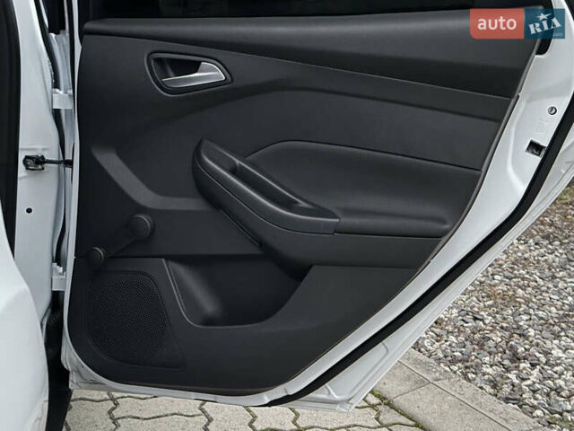 Белый Форд Фокус, объемом двигателя 1.5 л и пробегом 224 тыс. км за 10999 $, фото 81 на Automoto.ua