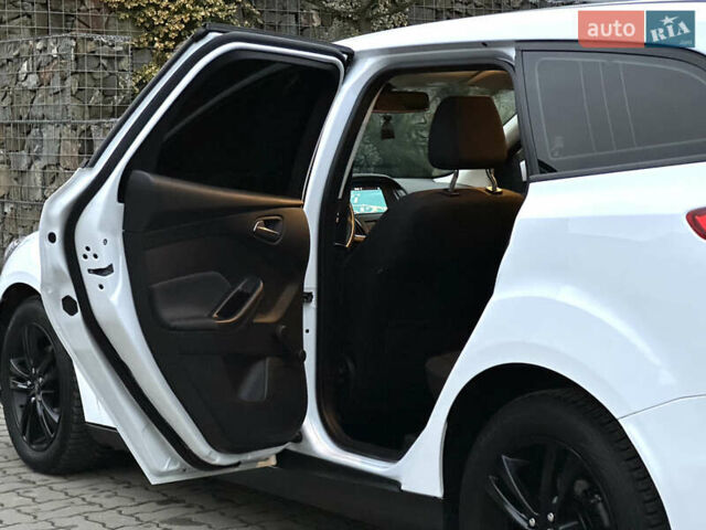 Белый Форд Фокус, объемом двигателя 1.5 л и пробегом 224 тыс. км за 10999 $, фото 76 на Automoto.ua