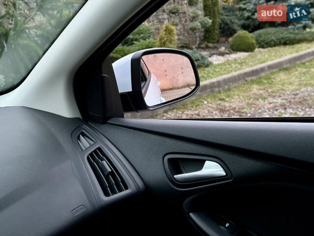 Белый Форд Фокус, объемом двигателя 1.5 л и пробегом 224 тыс. км за 10999 $, фото 73 на Automoto.ua