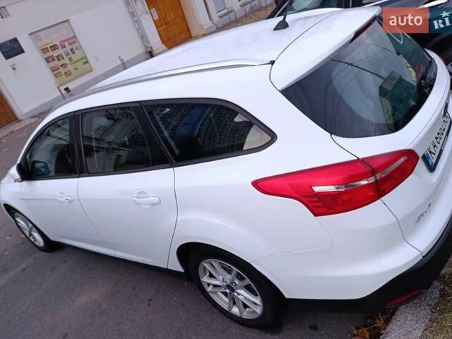Белый Форд Фокус, объемом двигателя 1 л и пробегом 187 тыс. км за 8800 $, фото 3 на Automoto.ua