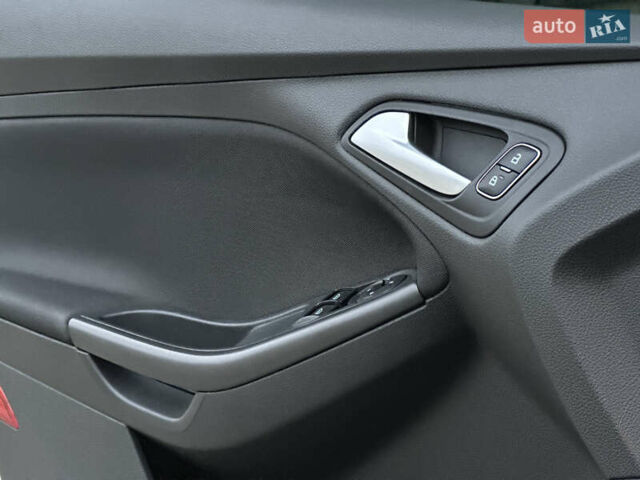 Белый Форд Фокус, объемом двигателя 1.5 л и пробегом 224 тыс. км за 10999 $, фото 58 на Automoto.ua