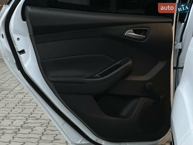 Белый Форд Фокус, объемом двигателя 1.5 л и пробегом 224 тыс. км за 10999 $, фото 77 на Automoto.ua