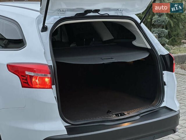 Белый Форд Фокус, объемом двигателя 1.5 л и пробегом 224 тыс. км за 10999 $, фото 45 на Automoto.ua