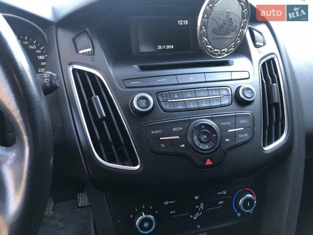 Белый Форд Фокус, объемом двигателя 1.5 л и пробегом 236 тыс. км за 9350 $, фото 8 на Automoto.ua