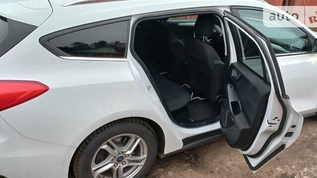 Белый Форд Фокус, объемом двигателя 2 л и пробегом 194 тыс. км за 14800 $, фото 8 на Automoto.ua