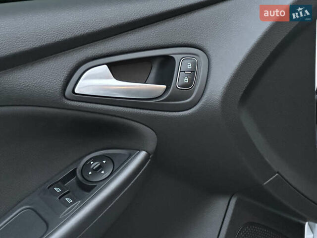 Белый Форд Фокус, объемом двигателя 1.5 л и пробегом 224 тыс. км за 10999 $, фото 57 на Automoto.ua