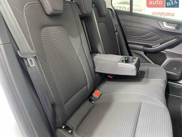 Білий Форд Фокус, об'ємом двигуна 2 л та пробігом 180 тис. км за 14950 $, фото 22 на Automoto.ua