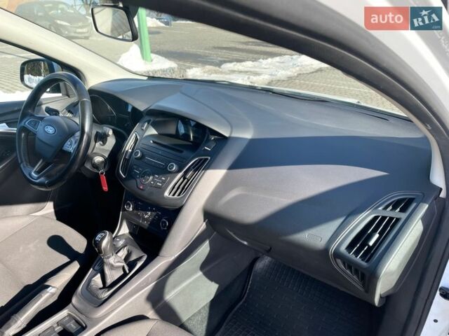 Белый Форд Фокус, объемом двигателя 1.6 л и пробегом 102 тыс. км за 10700 $, фото 32 на Automoto.ua