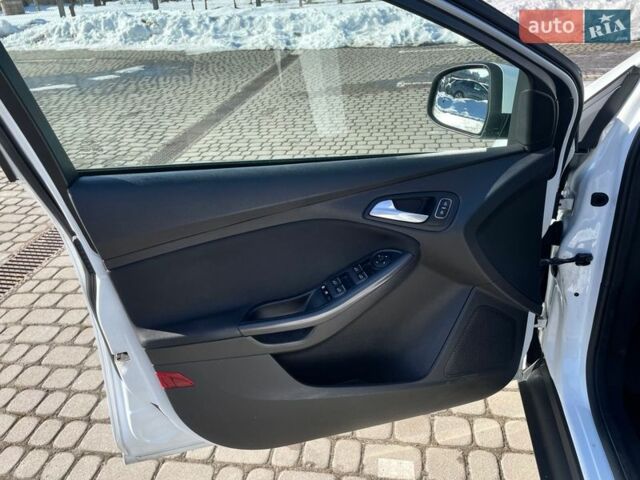 Белый Форд Фокус, объемом двигателя 1.6 л и пробегом 102 тыс. км за 10700 $, фото 19 на Automoto.ua