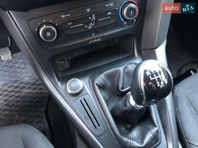 Белый Форд Фокус, объемом двигателя 1.5 л и пробегом 236 тыс. км за 9350 $, фото 7 на Automoto.ua