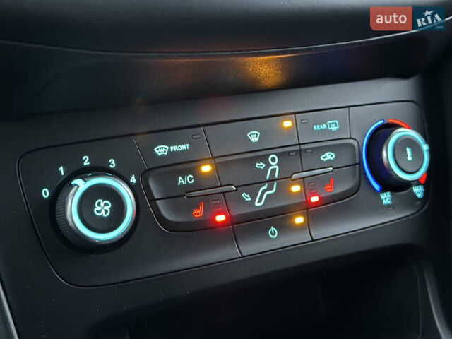 Белый Форд Фокус, объемом двигателя 1.5 л и пробегом 224 тыс. км за 10999 $, фото 70 на Automoto.ua